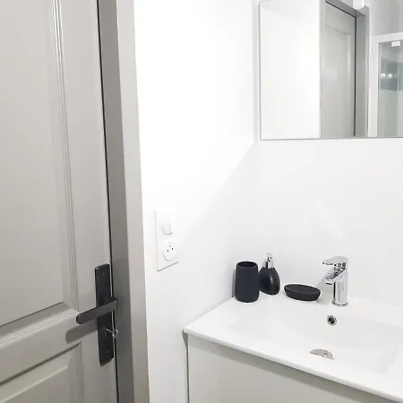 Loft Proche Hyper-centre☆gare☆internet☆parking דירה *